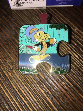Disney ' s Christmas Carol Character Connection Trading Pin - Jiminy Cricket 2