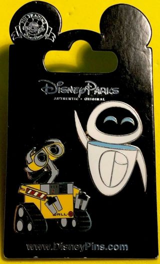 Disney Wdw 2010 Pixar Wall - E And Eve 2 Pin Set On Card