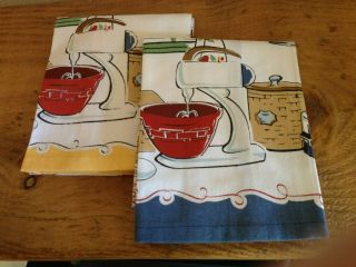 Longaberger Set Of Two Retro Kitchen Towels