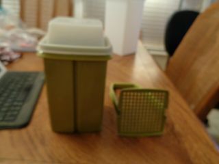 Tupperware 1330 - Avocado Green Pickle Olive Keeper With Sheer Seal & Insert Euc