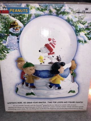 Peanuts Hallmark Musical Christmas Snow Globe “Linus and Lucy” Snoopy Woodstock 3