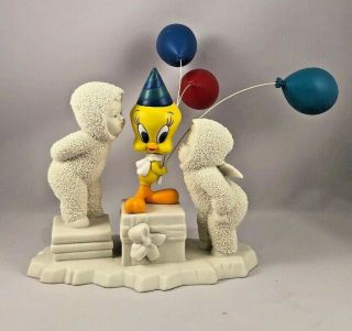 Snow Babies X Looney Tunes " A Kiss For You And 2000 Too " Tweety Bird Figure