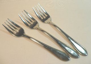 Towle " Newberry Thread Gold " 3 Salad Forks 18/8 Stainless Flatware