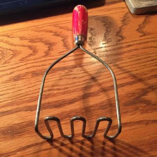 Vintage Wooden Wood Red Handle 4 Prong Potato Masher - Made In Usa