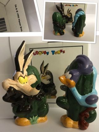 Vtg 93 Looney Tunes Wile E Coyote Roadrunner Warner Bros Salt Pepper Shakers
