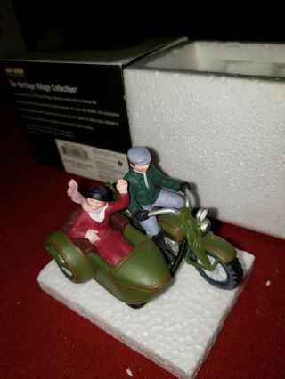 Department 56 Christmas In The City 1930 Harley - Davidson Vl With Sidecar.