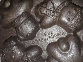 Vintage Cast Iron Christmas Gingerbread Mold - Dayton/Hudson 1986 - Cooking - Candle 2