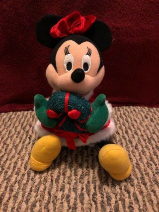 Disney Minnie Mouse Singing Christmas Plush Toy Holding Wreath