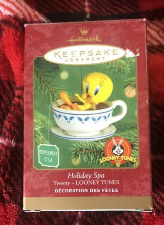 2001 Hallmark Keepsake Ornament Looney Tunes Tweety Bird Holiday Spa Qx6945