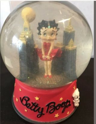 Betty Boop San Francisco Music Box Company Snow Globe Plays “oh Pretty Woman”