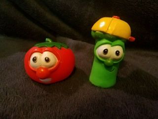 1998 Veggie Tales Bob Tomato And Junior Asparagus Rubber Squeak Toys Collectible