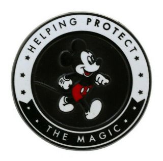 Disney Store Uk Cast Member Helping Protect The Magic Pin Rare W1