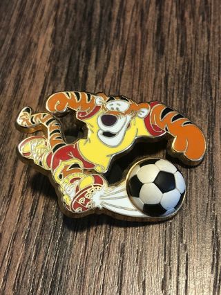 Disney Wdw Sports Series Tigger Soccer D Winnie The Pooh Pin