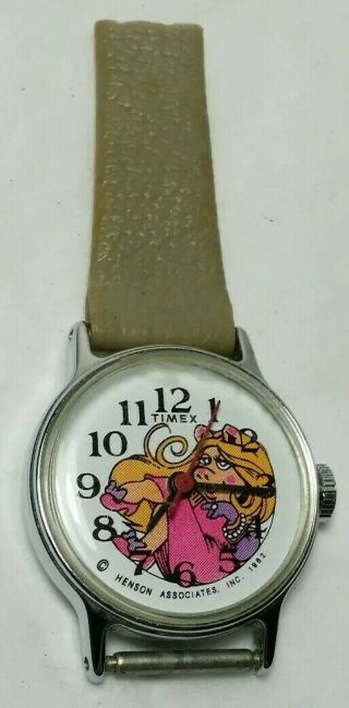Vtg Miss Piggy Muppets Wind Up Wrist Watch Timex 1982