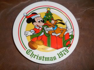 Walt Disney Mickey Mouse And Pluto Christmas 1979 Plate Schmid
