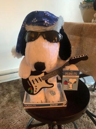 Peanuts Snoopy Rock & Roll Christmas Singing Dancing Plush Linus Lucy Theme Song