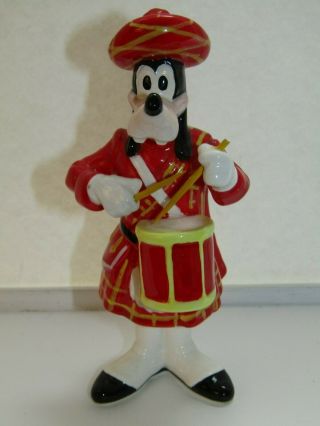 Vintage 1988 Walt Disney Scottish Drummer Goofy 5.  5 " Ceramic Figurine - Japan