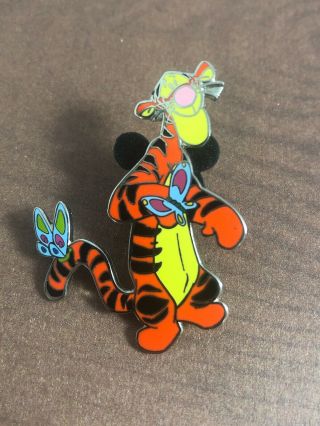 2003 Disney Tigger With Butterflies Pin Winnie The Pooh Series 6e