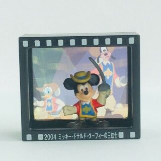 Mickey The Three Musketeer 0.  6 " Mini Movie Diorama Disney & Coca Cola Japan 2005