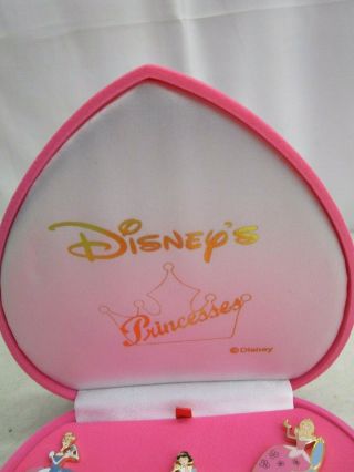 Disney ' s PRINCESSES 6 PIN SET IN HEART SHAPED BOX 2