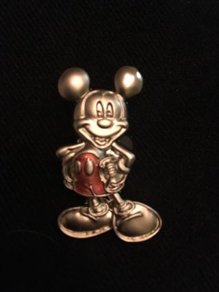 Disney Pin Gold Card Series Mickey.  Limited Edition Of 1500
