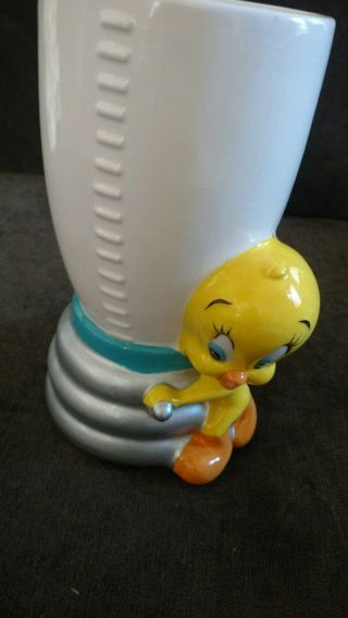 Warner Brothers Tweety Bird Ceramic Vase Hide & Seek 8 Inch 1998 Vintage