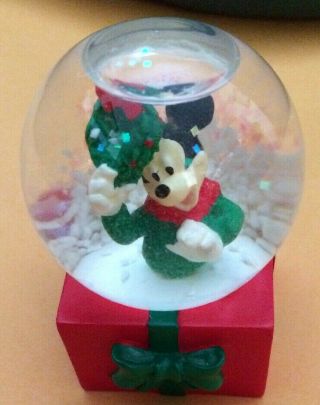 Disney Mickey Mouse Mini Snow Globe Christmas 2011 Wreath Jc Penney - Collectible