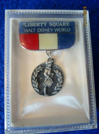 Walt Disney World Liberty Square Enamel Pin Fife & Drum Pewter Medal