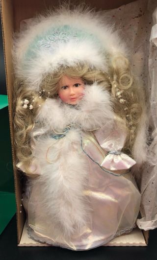 Robin Woods " Snow Queen " Limited Edition 423 Of 1000 With Stand And Box