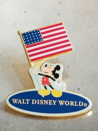 Mickey Mouse American Flag Patriotic 2002 Walt Disney World Official Pin Trading