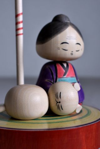 20cm (7.  9 ") Japanese Wooden Top Edo - Goma " Old Lady And Cat " : Michiaki Hiroi