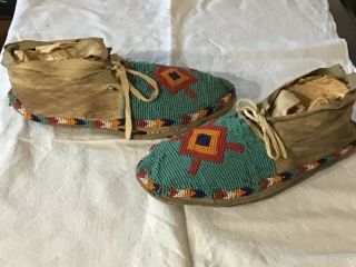 NATIVE AMERICAN PLAINS INDIAN BEADED & HIDE MOCCASINS 1880 - 1900 SIOUX,  CHEYENNE 2