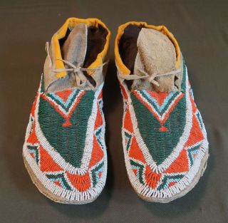 Late 19th Century Native American Sioux Fully Beaded Moccasins 2