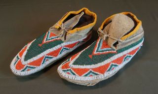 Late 19th Century Native American Sioux Fully Beaded Moccasins 3