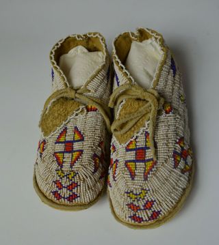 Native American Indian Plains Beaded Moccasins