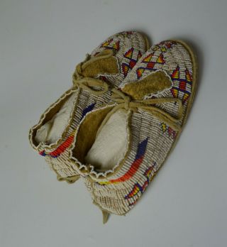 Native American Indian Plains beaded moccasins 2