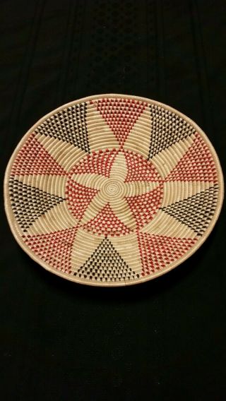 Circa 1998 Eskimo - Inuit Large Round Coiled Grass Tray By Alice Dock