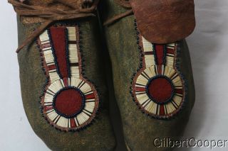 BEADED AND QUILLED SIOUX MOCCASINS 2