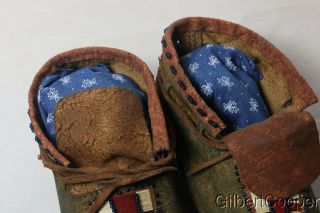BEADED AND QUILLED SIOUX MOCCASINS 3