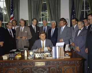 President John F.  Kennedy Signs Anti - Crime Bill At His Desk 8x10 Photo