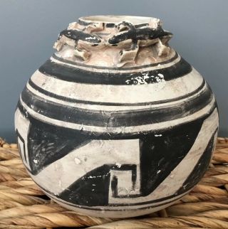 Anasazi Smiling Waterfall Black - On - White Pottery Vase