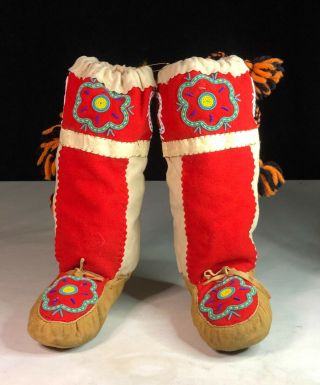 Old Vtg Native American Cree Or Ojibwa Indian Beaded Moccasins Boots Beadwork