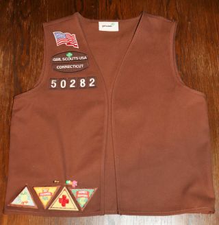 Girl Scouts Official Brownie Vest W/patches Size Small