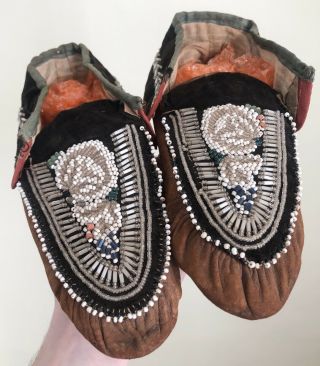 1890’s Pair Native American Iroquois Indian Bead Decorated Hide Moccasins Beaded