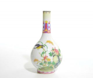 A Very Fine Chinese Imperial - Style Porcelain Vase
