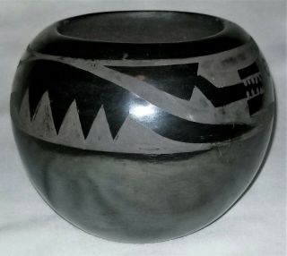 Vase,  Blackware Pottery Angilita Sanchez,  San Ildefonso,  Avanyu,  4.  75 " D