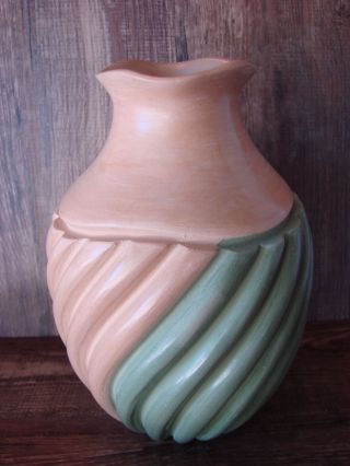 Native American Jemez Pueblo Pottery Clay Swirl Vase By Emma Yepa Pot