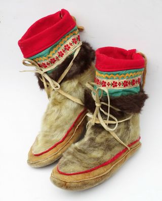 Vtg.  Alaska Eskimo Mukluks Moccasins Men 