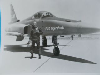 Chuck Yeager Test Pilot Fighter Pilot F - 20 Tigershark 8 X 10 Black White Photo