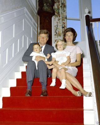 President John F.  Kennedy And Jackie With Kids Hammersmith Farm 8x10 Photo